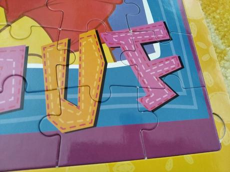 Macko puf - knižka s nálepkami a puzzle,