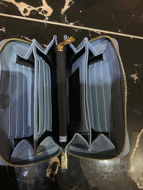 L.credi peňaženka, 