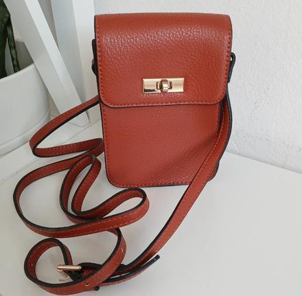 Mobil crossbody kabelka, c&a