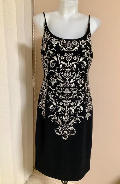 Krasne vyšívané šaty/2b, 40