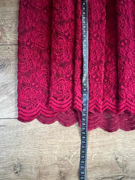 Čipkované šaty, l