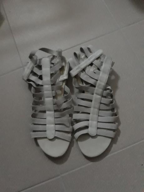 Gumkové sandále, 39