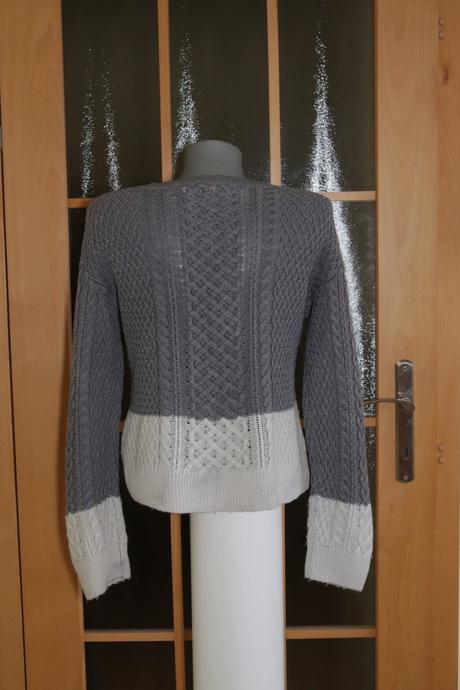 Sveter guess s chybou, guess,s