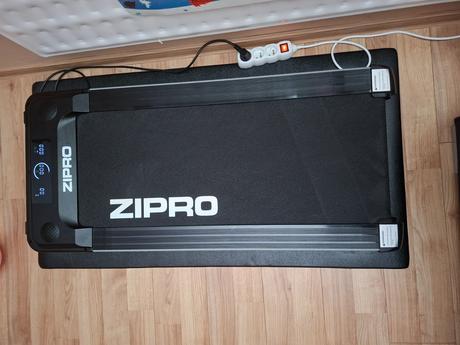 Chodiaci pás zipro yougo 6km/h, 