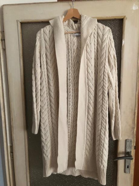 Dlhy a teply sveter s/ uni, reserved,s