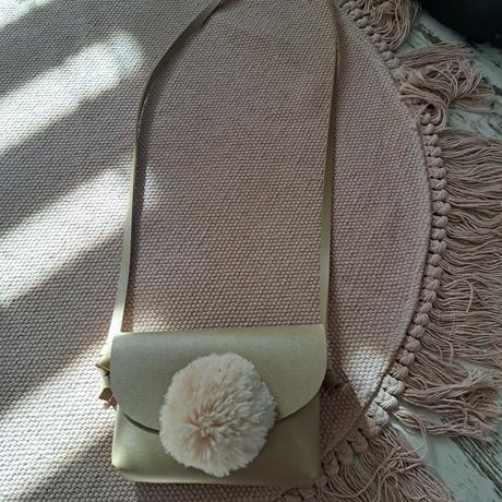 Reserved kabelka, reserved