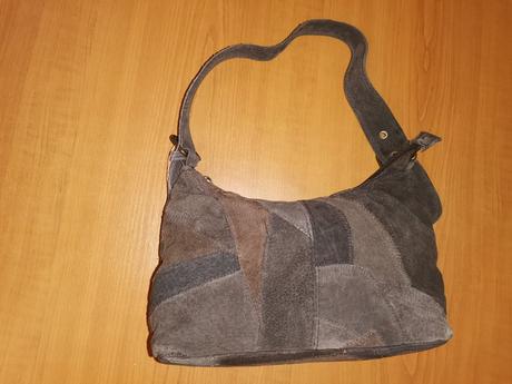Predám novú kabelku z pravej brusenej koží,