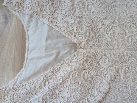 Čipkované šaty, 40