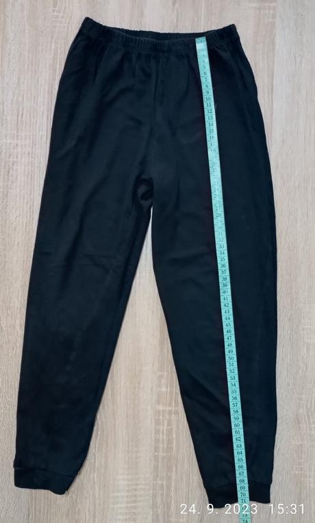 Pyžamové nohavice, 122