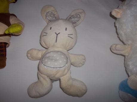 Hračky - látkové, plyšové a aj na zavesenie, 