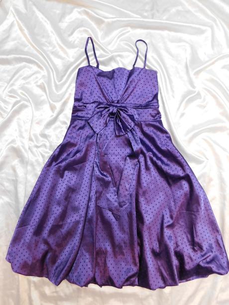 Velmi pekne šaty na slavnost, 38