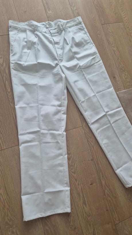 Lekárske nohavice, 54