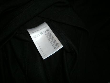 1x oblečené hrubé vypasované šaty 38/40, takko,38