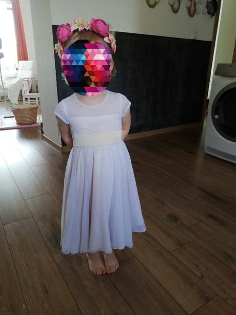 Slávnostné šaty, 92