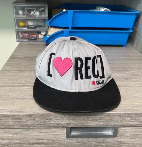 Šiltovka s rovným šiltom,