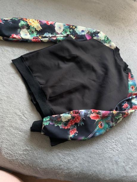 Dievcenska bombera, 152