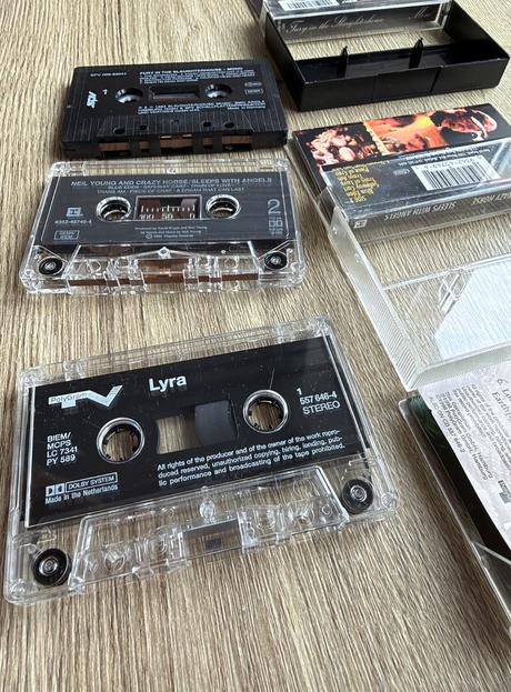 Audiokazety neil young ,crazy horse,lyra a mono,