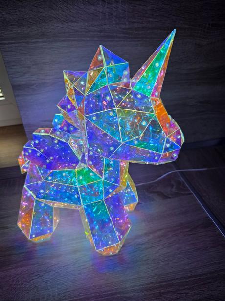 Led svietiaci jednorožec,