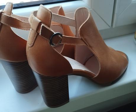 Celokožené sandále, 38