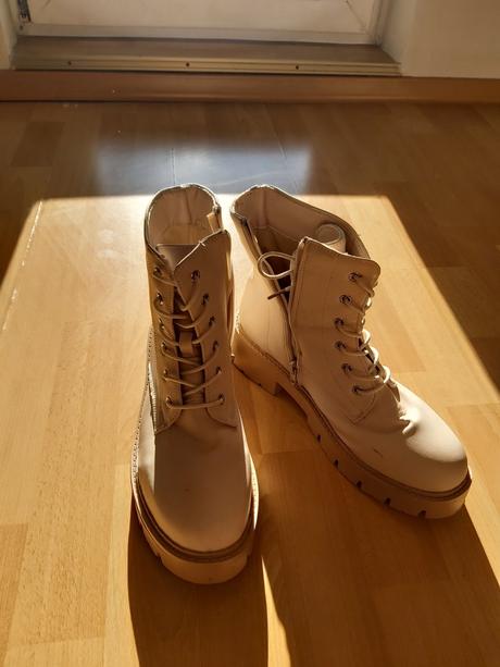 Členkové čižmy., 39