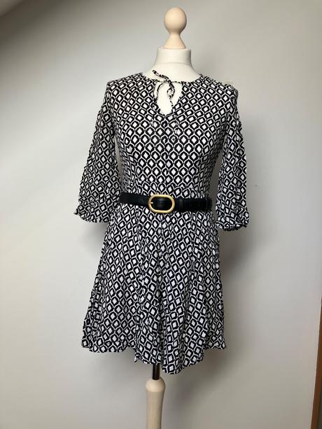 Dámske retro čiernobiele vzorované šaty, h&m,s
