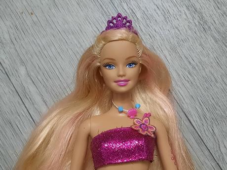 Barbie merliah príbeh morskej panny 2010,