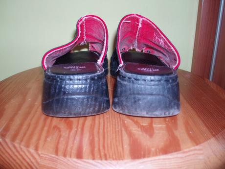 Dievčenské šlapky vyzerajú ako dreváčiky, 28