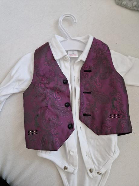 Slávnostné vesty, 62