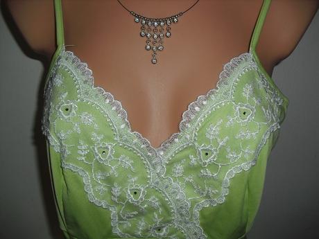 Zeleny topik s kamienkami, m