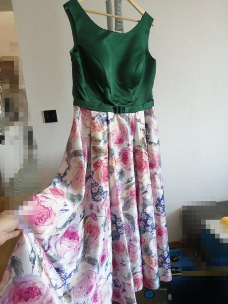 Dlhé spoločenské šaty šité na mieru, 38