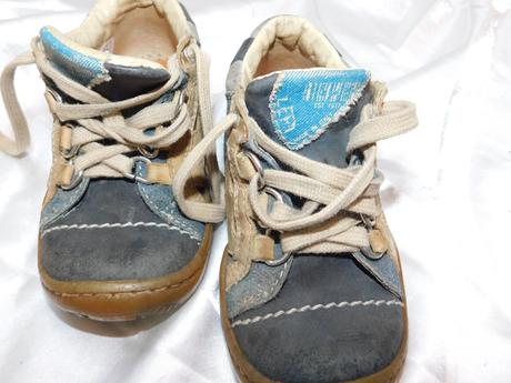 Kvalitne kožene topanky,na boku zips, 22