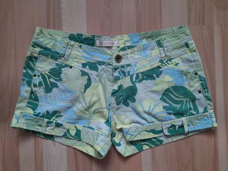 Šortky, m