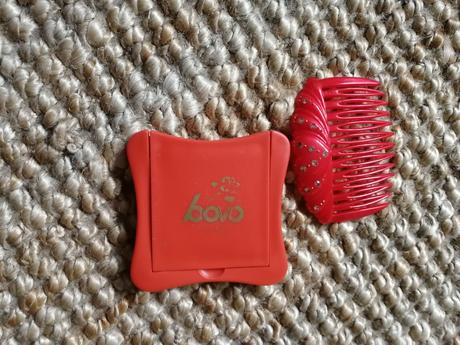 Zrkadielko a hrebienok, 