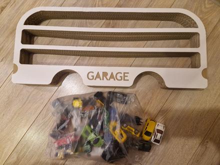 Darujem detske autíčka s garazou, 