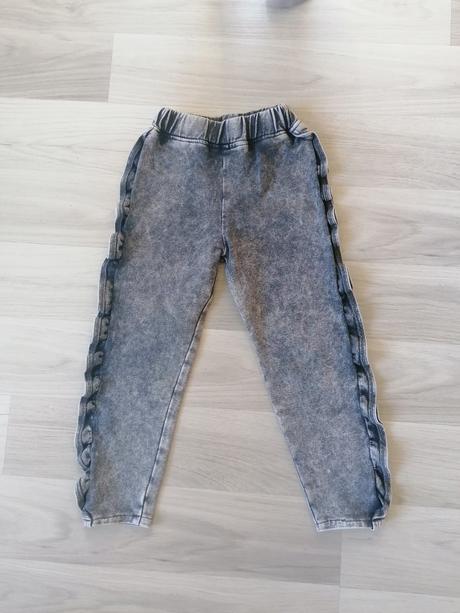 Nohavice la bambola, 98