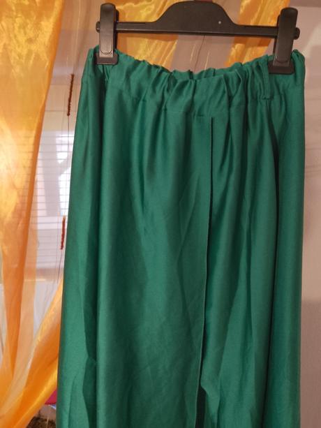 Saténová sukňa, m