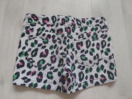 Šortky č.122, 122