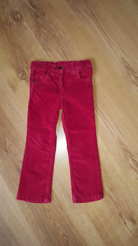 Červené nohavice, girl2girl,98