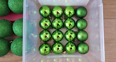 Zelené guličky na stromček, 