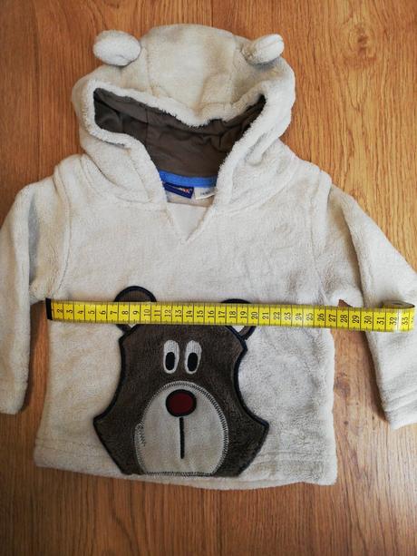 Svetrík s uškami, lupilu,74