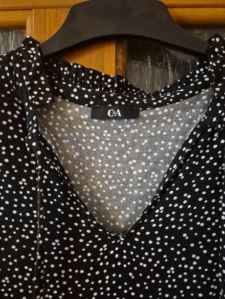 Čierne šaty s jemnými bodkami 42, c&a,42