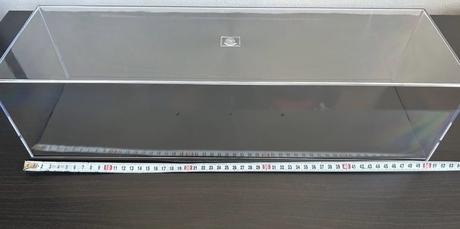 Plastové vitríny na modely dĺžka 50cm,