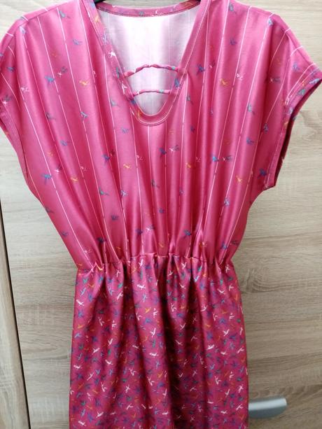 Ružové saty s vtakmi, s