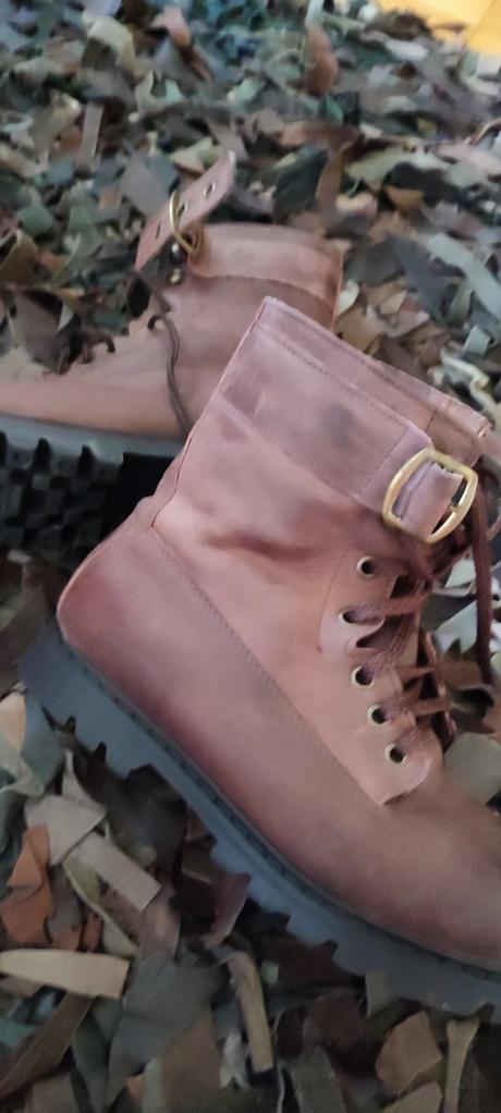 Kožené workerky, 36