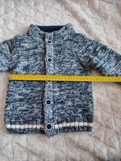 Krásny zateplený svetrík,74-80, lupilu,74