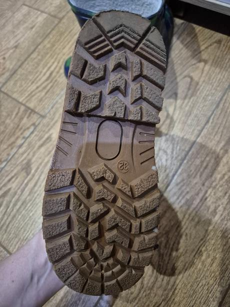 Snehule, lee cooper,32