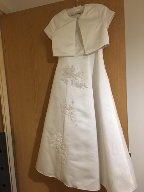 Šaty na 1.sv prijimanie, 146