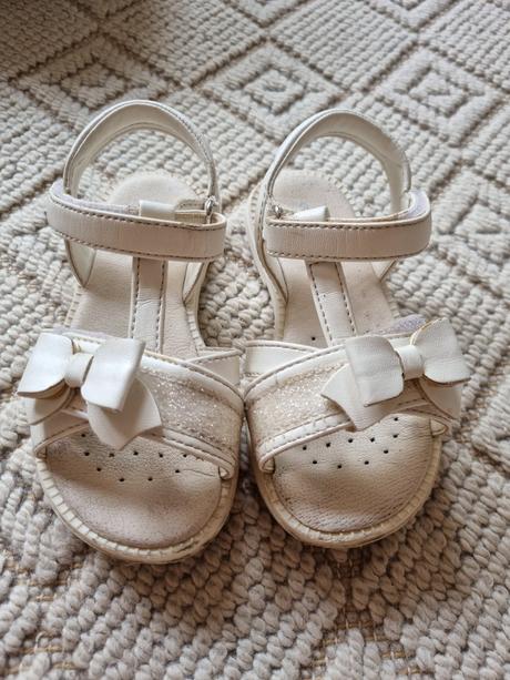 Sandals s maslou a s uzavretou spickou gox vel. 25, geox,25
