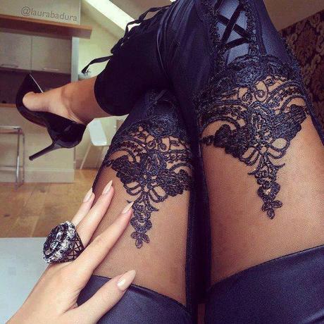 Leginy so snurovackou, s
