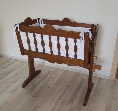 Starodávna kolíska zo smreku, šírka (cm): 60,dĺžka (cm): 110